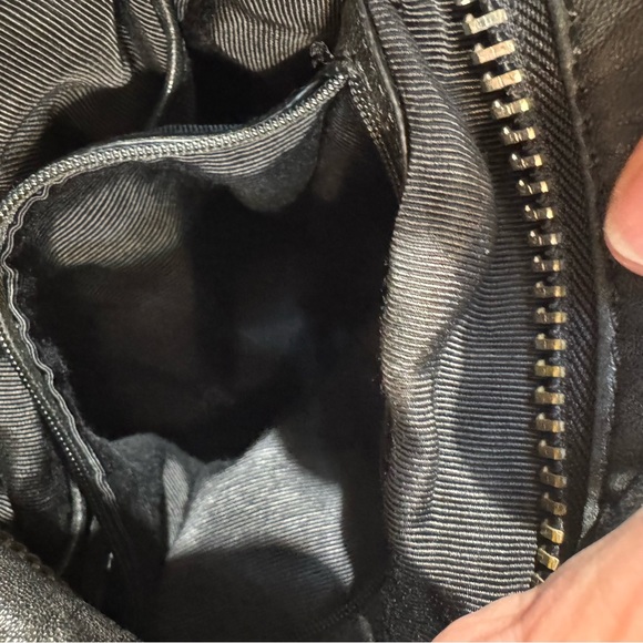 Cynthia Rowley Large Black Leather Slouchy Shoulder Bag with Quilted Zip Detail - Picture 6 of 14